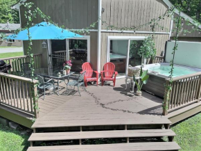 BearVaria Hot Tub Deck FirePit Frisbee Golf